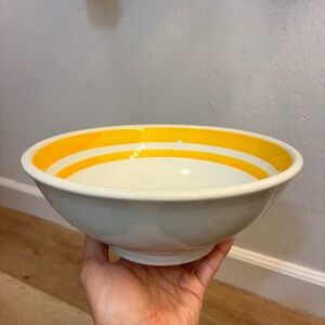Vintage Italian Ceramic Yellow Band Bowl 9.5” Made in Italy
Excellent Condition